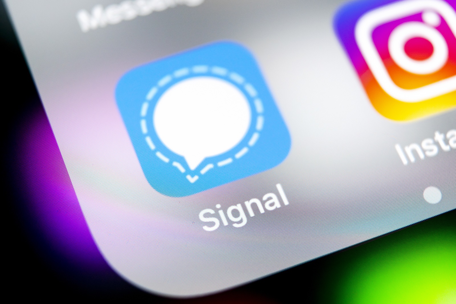 Saint-Petersburg, Russia, August 10, 2018: Signal messenger application icon on Apple iPhone X smartphone screen close-up. Signal messenger app icon. Social media network.