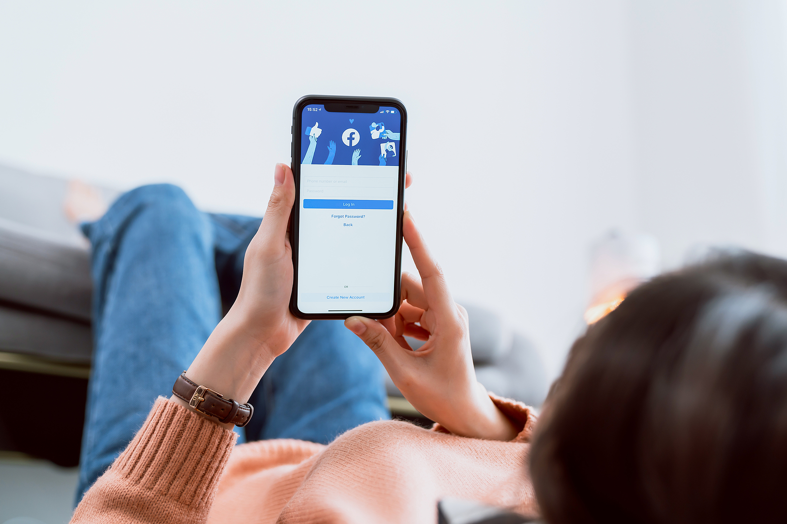 Facebook vs. Apple