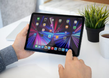 iPad OLED display