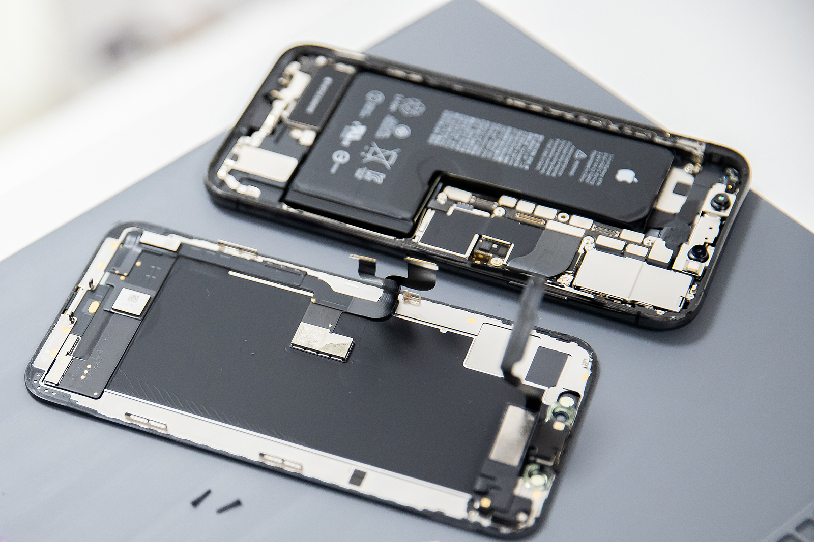 Apple repair restrictions