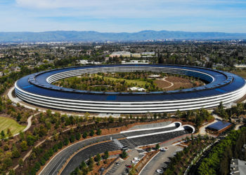 Flood disaster Apple donates