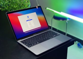 M1 MacBook display