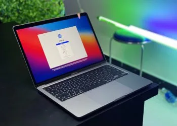 M1 MacBook display