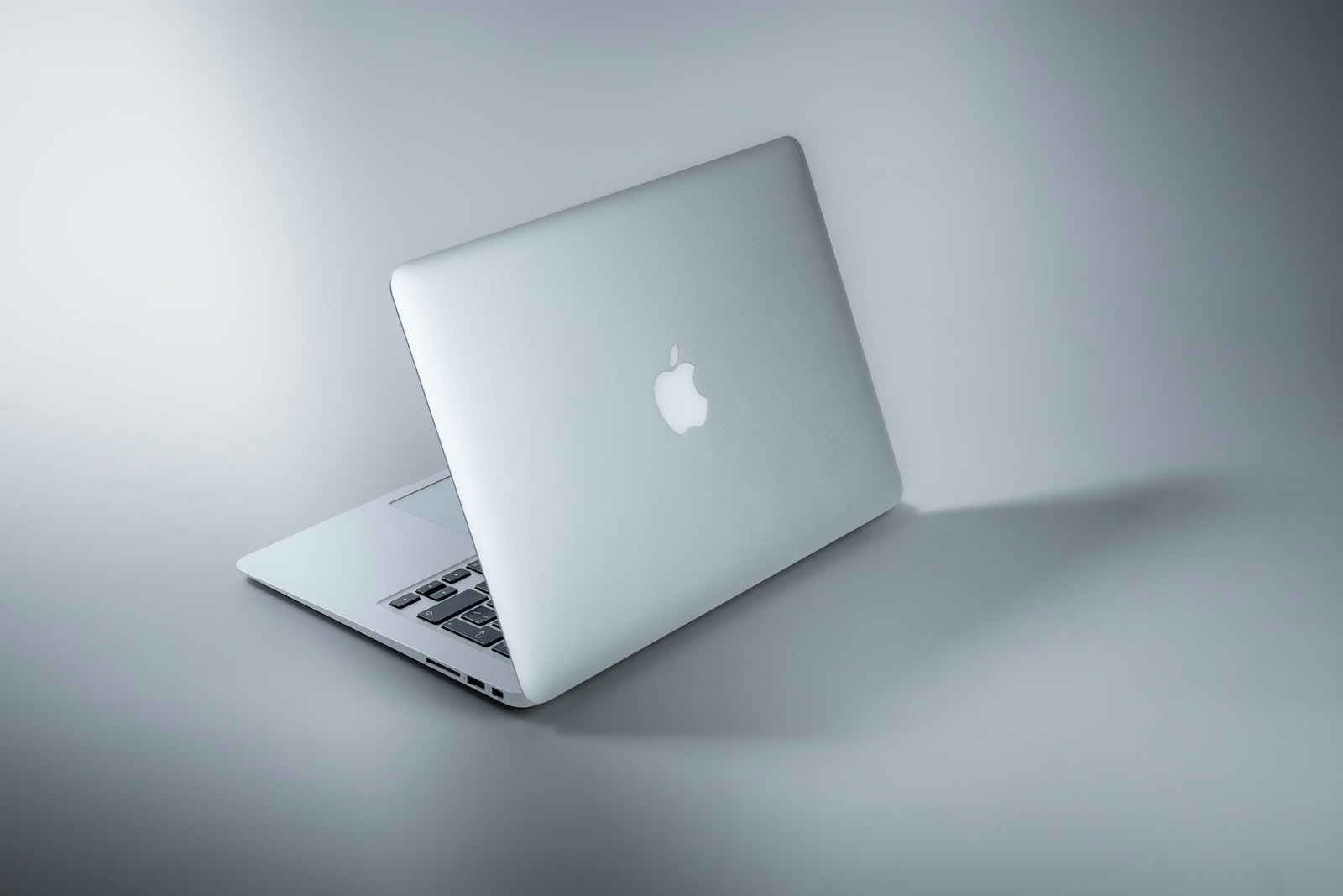 macOS Windows 11