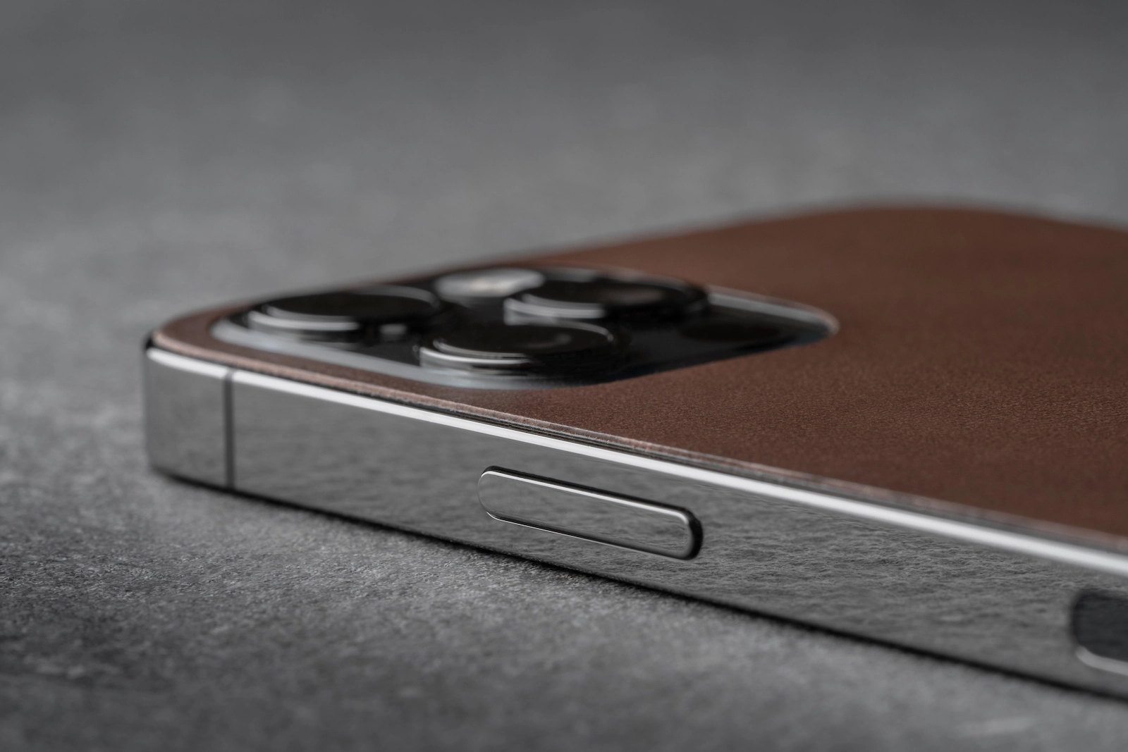Nomad leather skin