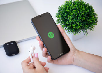 Spotify iOS 15 iPhone battery drained