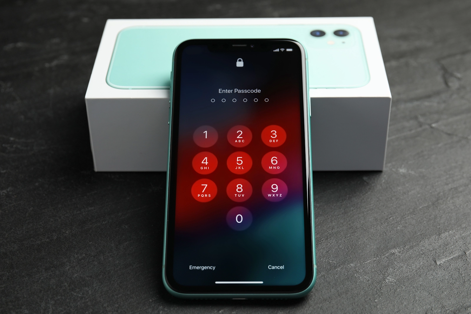 iOS 14.8 & iOS 15 vulnerability