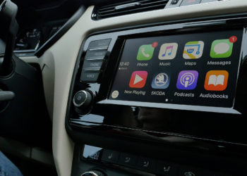 iOS 15 & iPhone 13 CarPlay issues