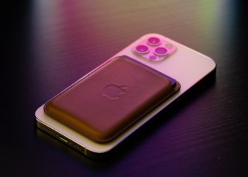 iPhone 13 & new MagSafe Wallet problems