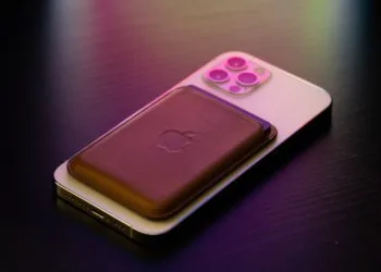 iPhone 13 & new MagSafe Wallet problems