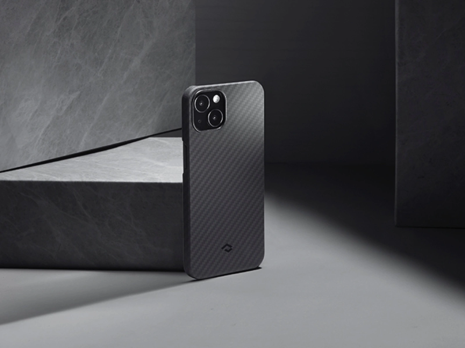 MagEZ Case 2 for iPhone 13