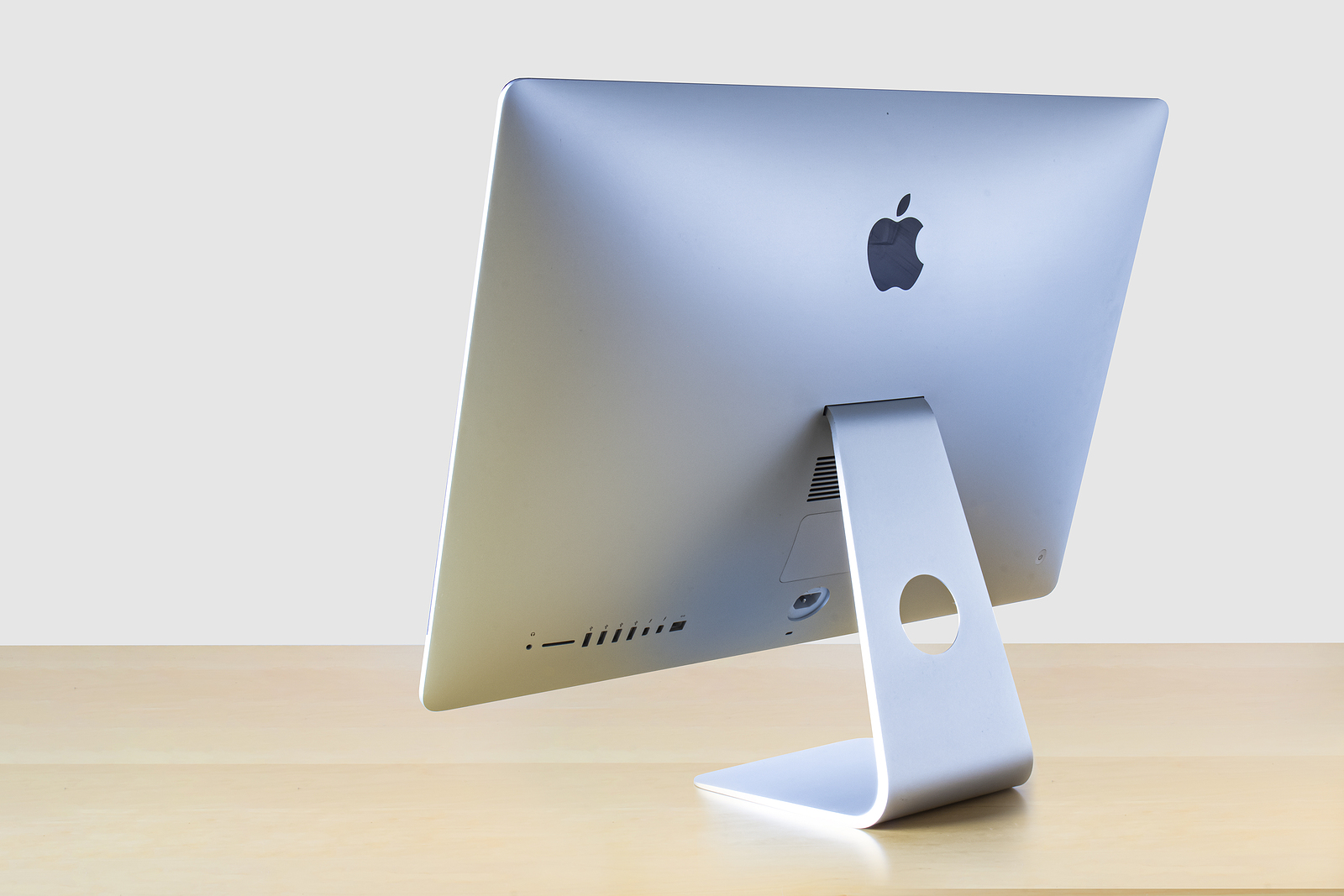 Bye Bye: Apple discontinues the 21.5-inch Intel iMac