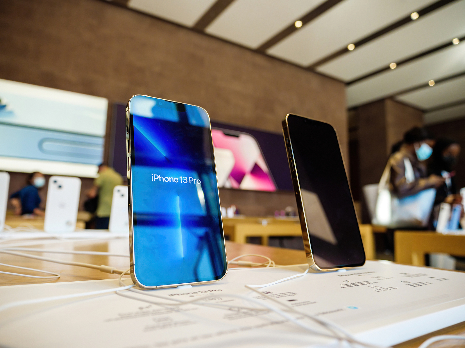iPhone 13 Pro production costs