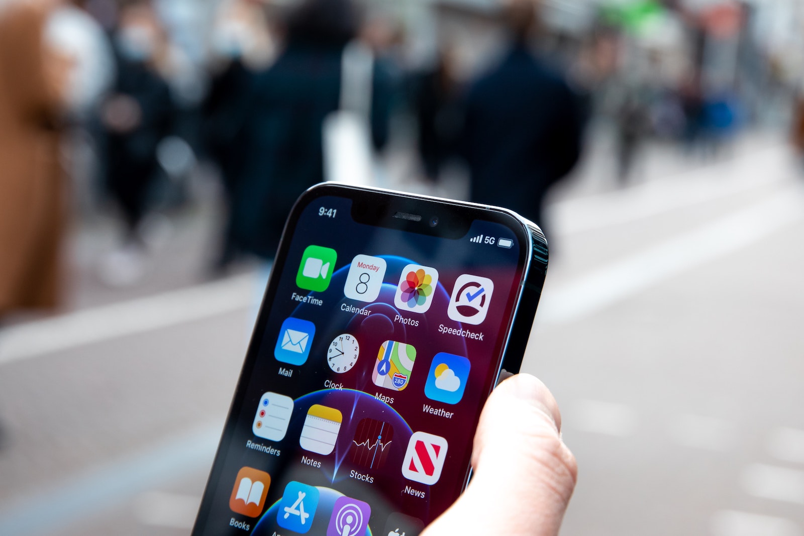 iPhone Sideloading: Apple explains the security and privacy risks