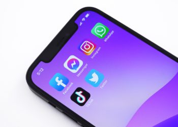 WhatsApp introduces end-to-end encrypted backups in iCloud