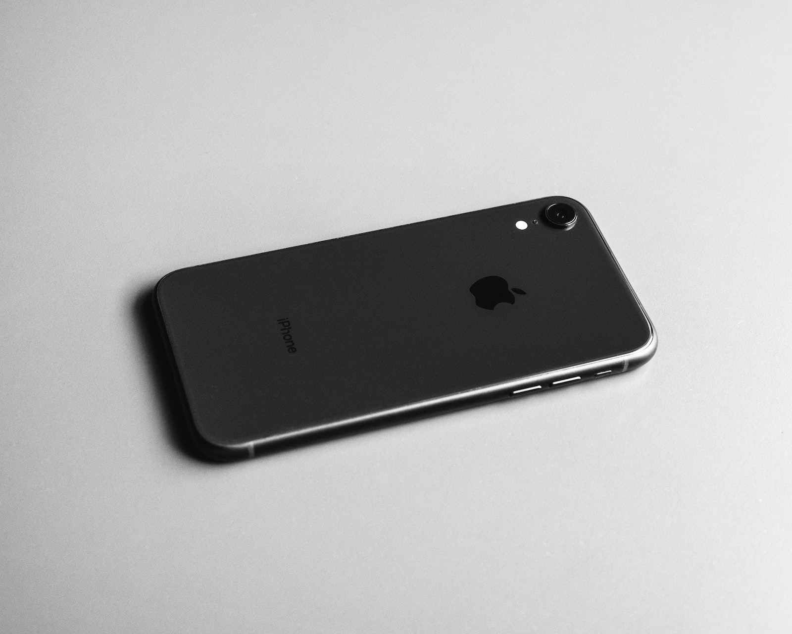 iPhone SE 3