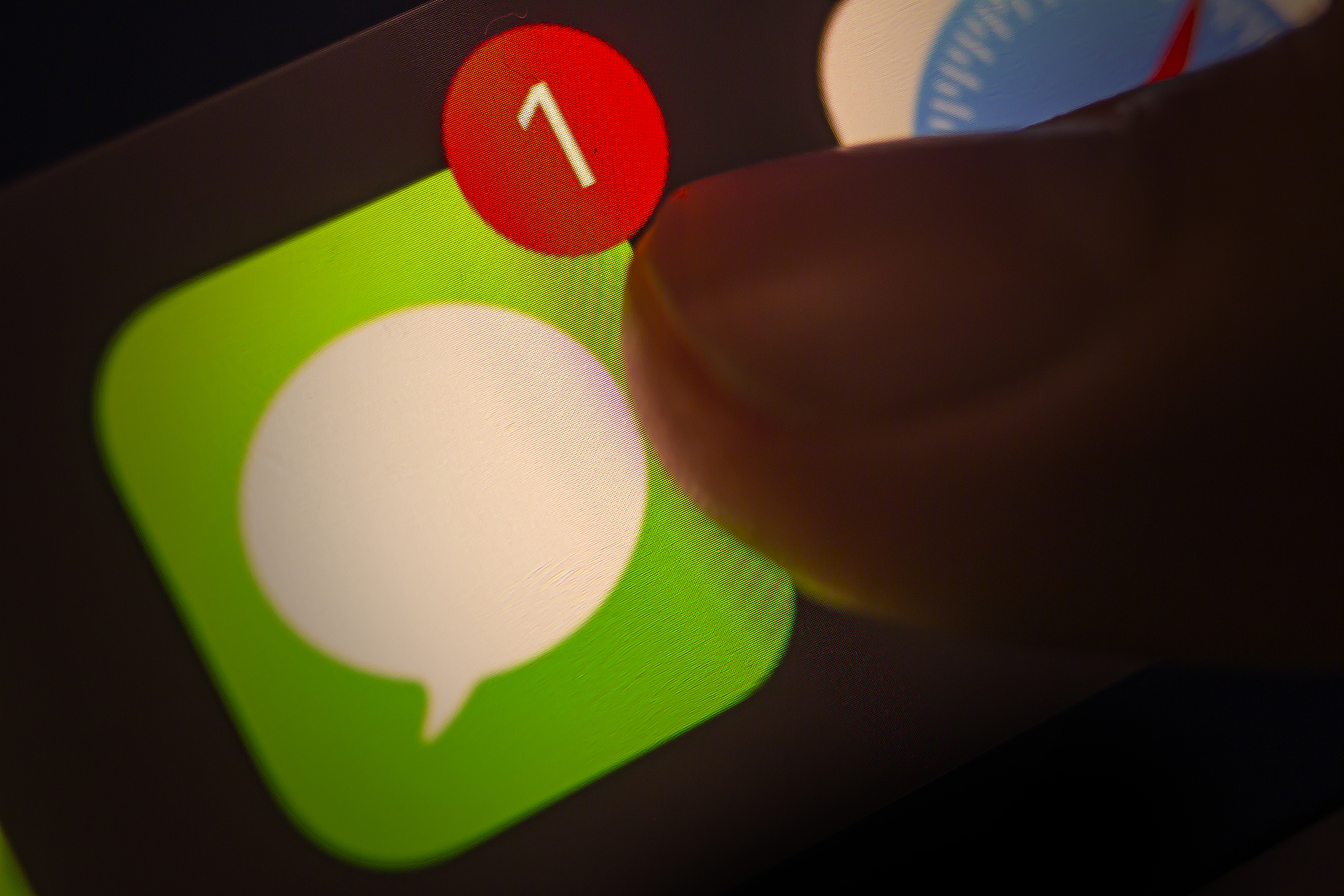 iOS 15.2 Beta 2 includes new security feature in iMessage