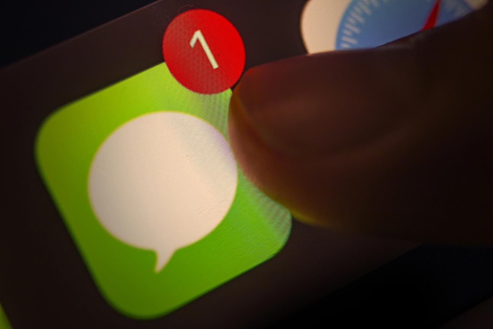 iOS 15.2 Beta 2 includes new security feature in iMessage