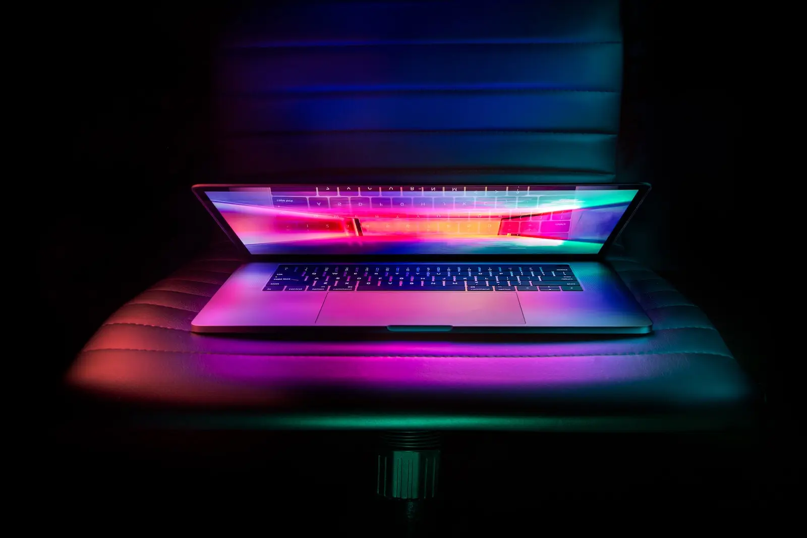 Patent describes MacBook, iPhone and iPad made of titanium