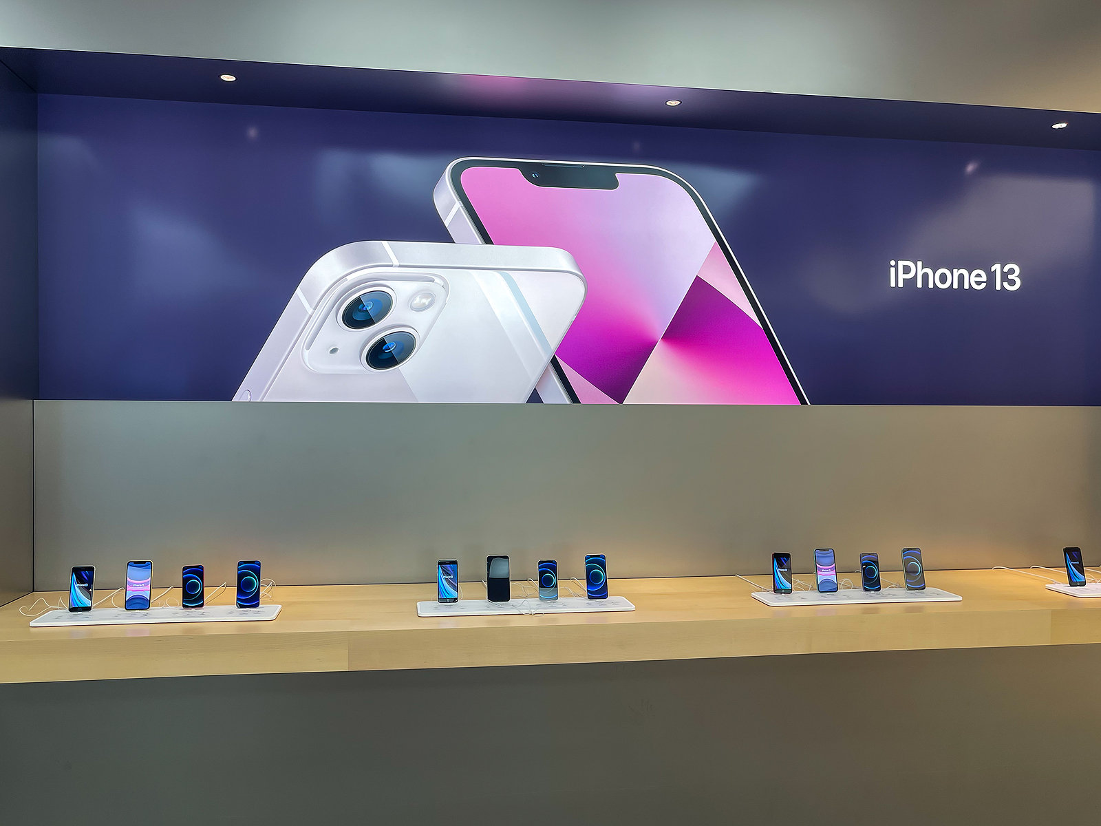 "Nightmare before Christmas": Apple's supply chain problems
