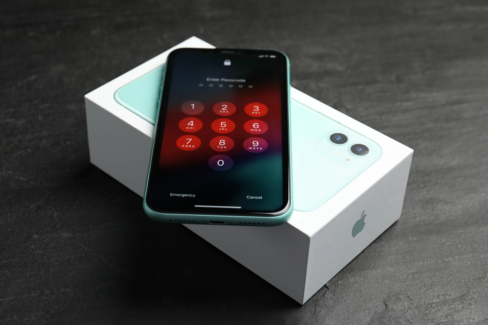 iOS 15.2 allows you to reset a locked iPhone without a computer