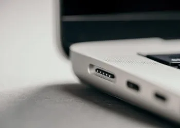 macOS 12.2: Bluetooth bug leads to battery drain