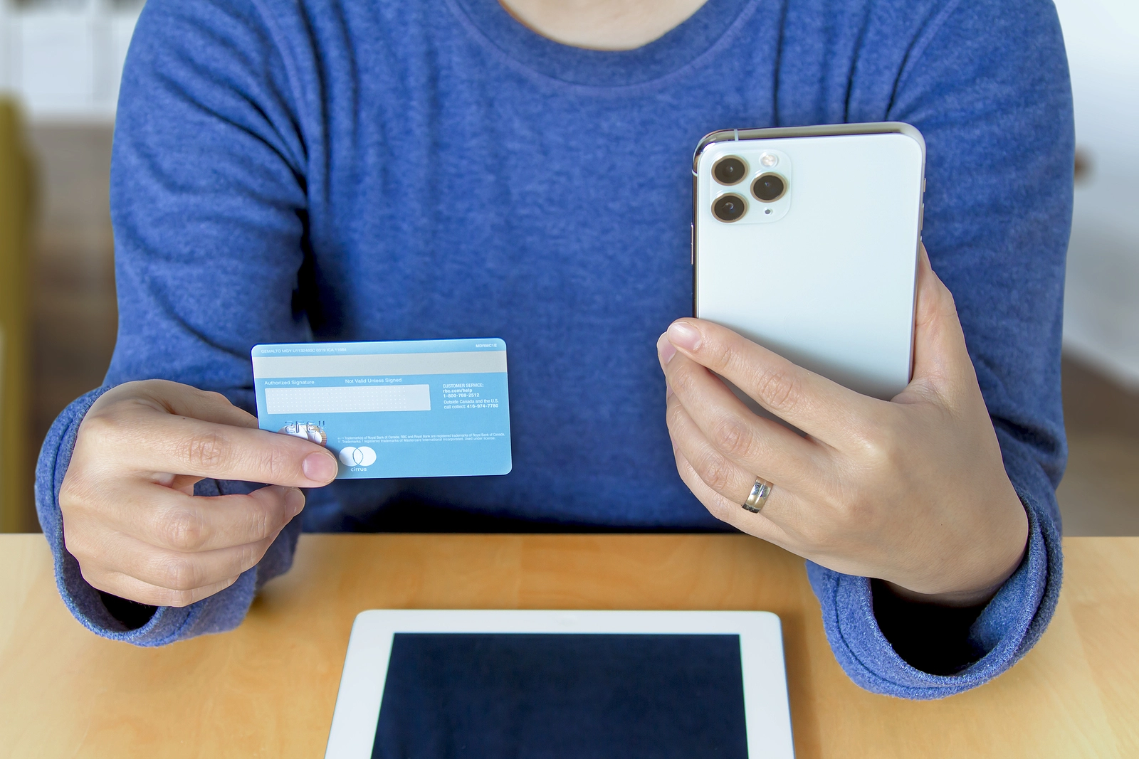 iPhone payment service iOS 15.4