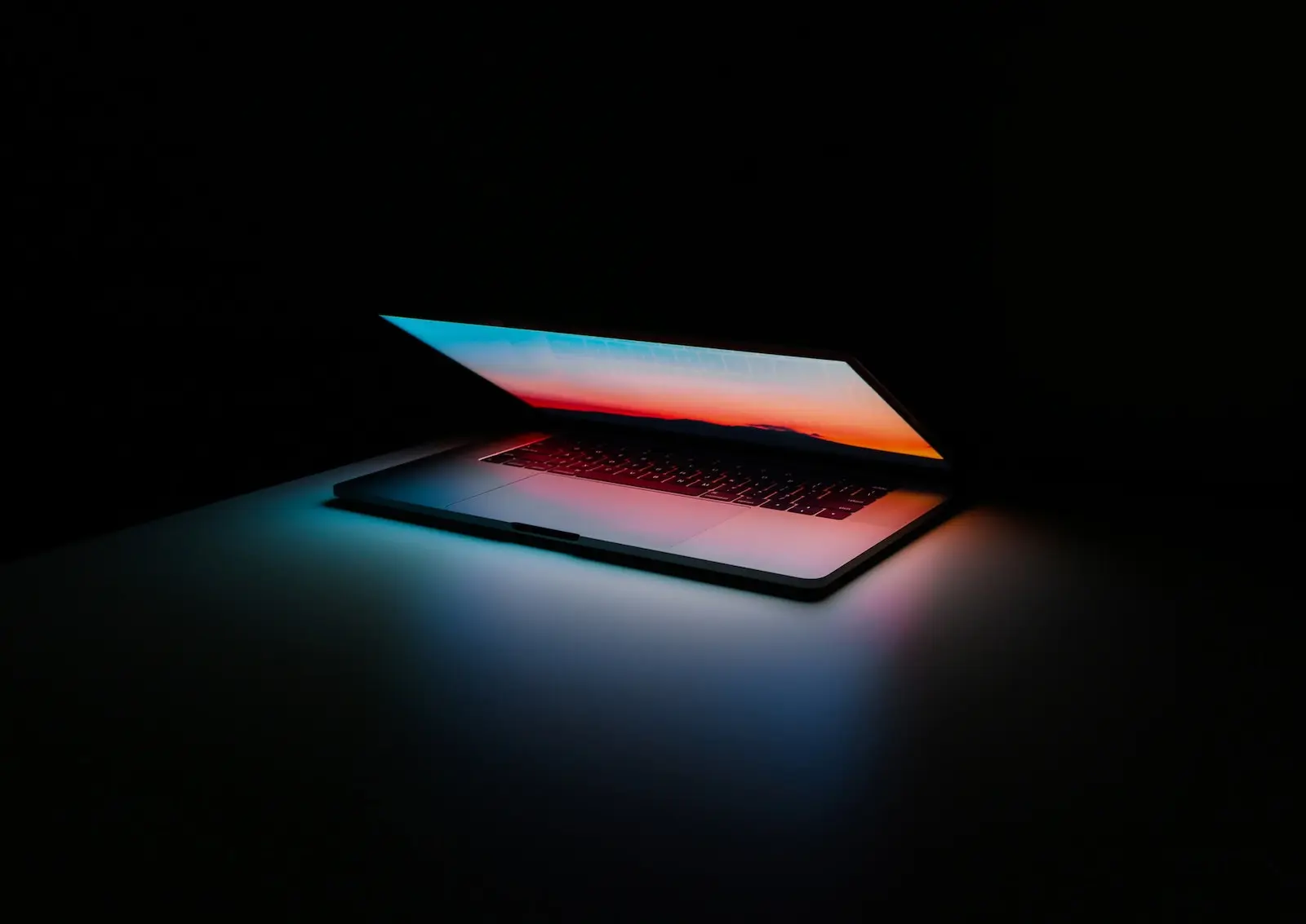 Foldable iPad/MacBook hybrid could use touchscreen keyboard