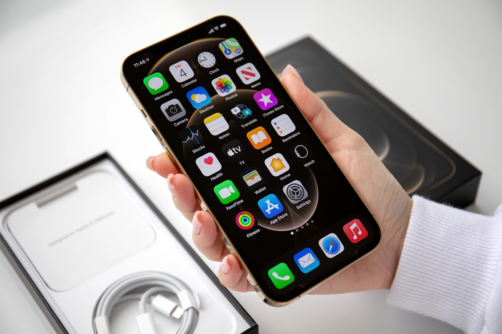 Apple continues to fight against possible sideloading law
