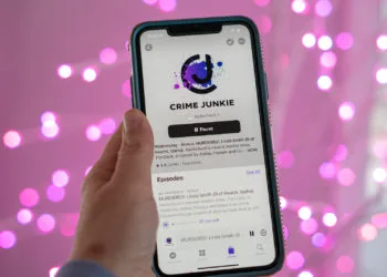 iOS 15.4 Apple Podcasts app