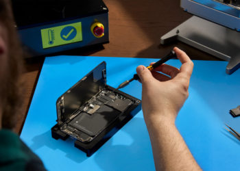 Apple iPhone repair program