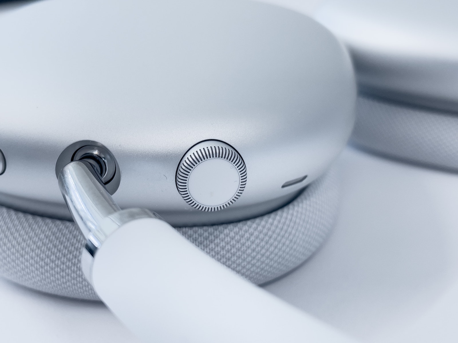 AirPods Max Beta