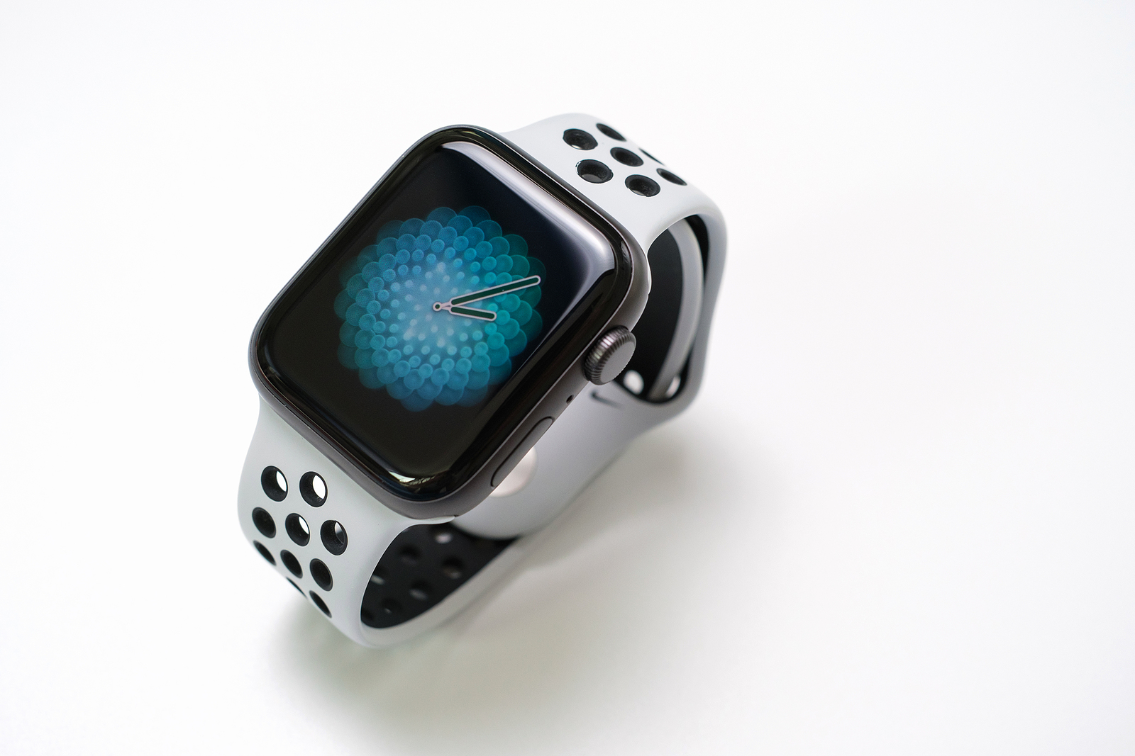 Satellite support Apple Watch Series 8