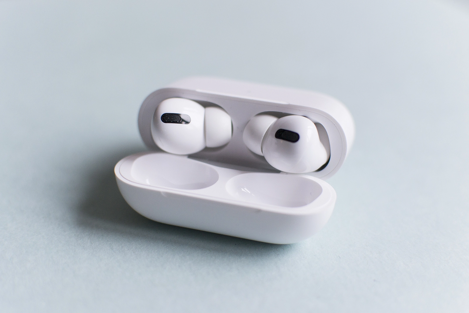 AirPods Pro 2 "Far Out" event