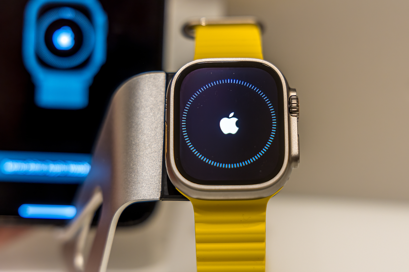 Apple Watch microLED display