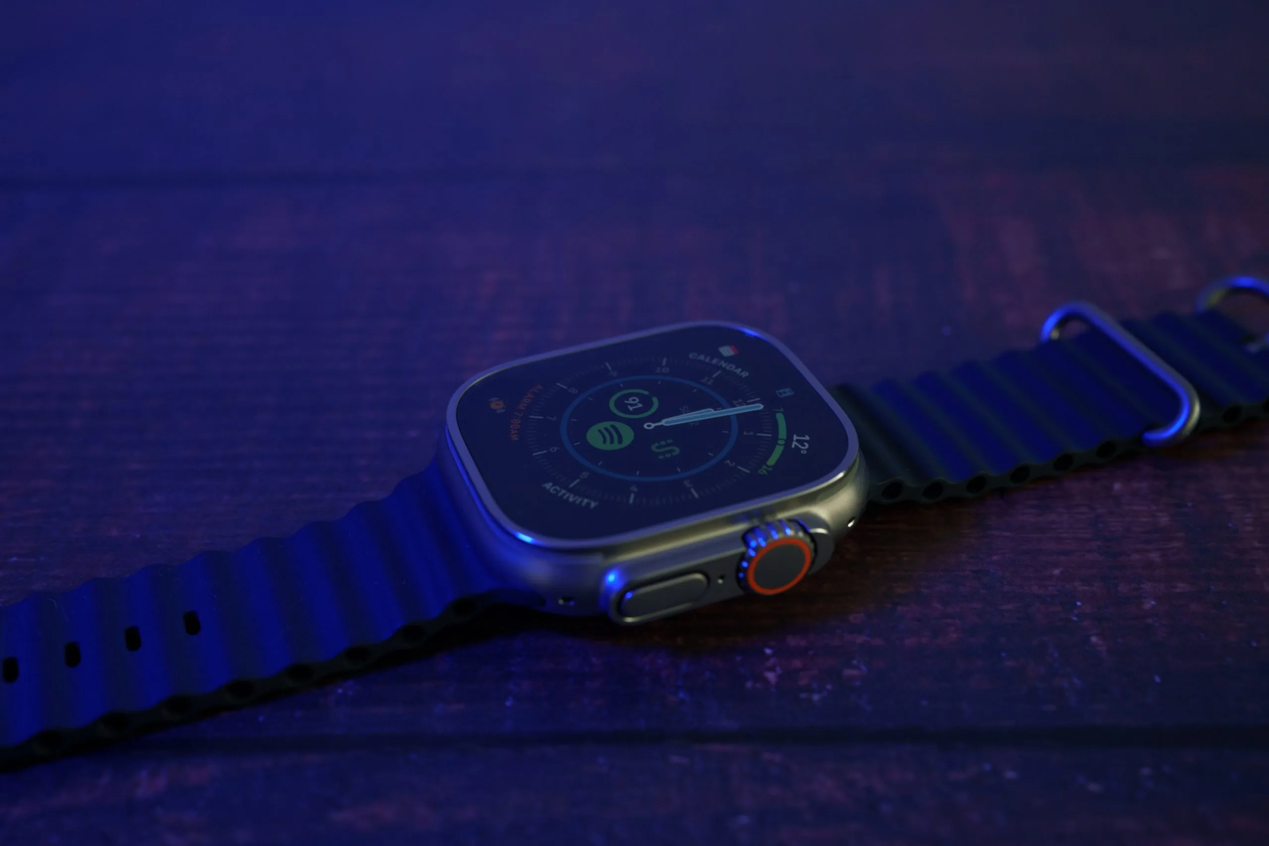 Apple Watch Ultra microLED