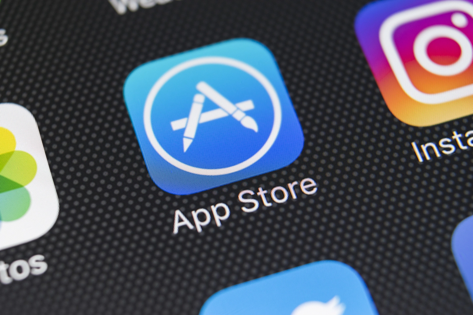 Apple App Store iOS 17.4