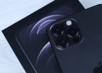 iPhone 16 Pro camera