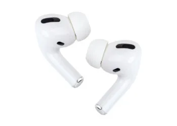 Apple AirPods infrared camera