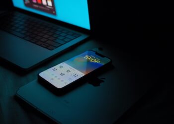 iOS 18 lock screen