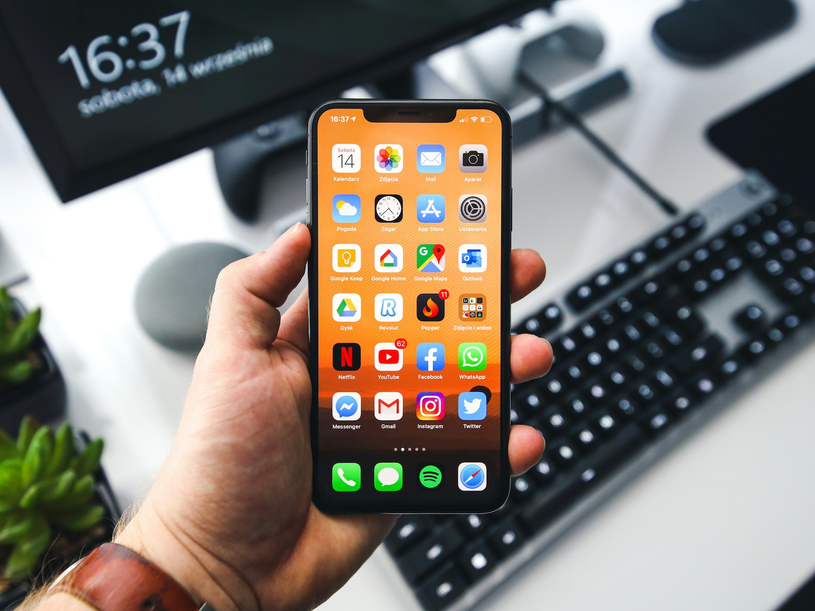 iOS 18 iCloud