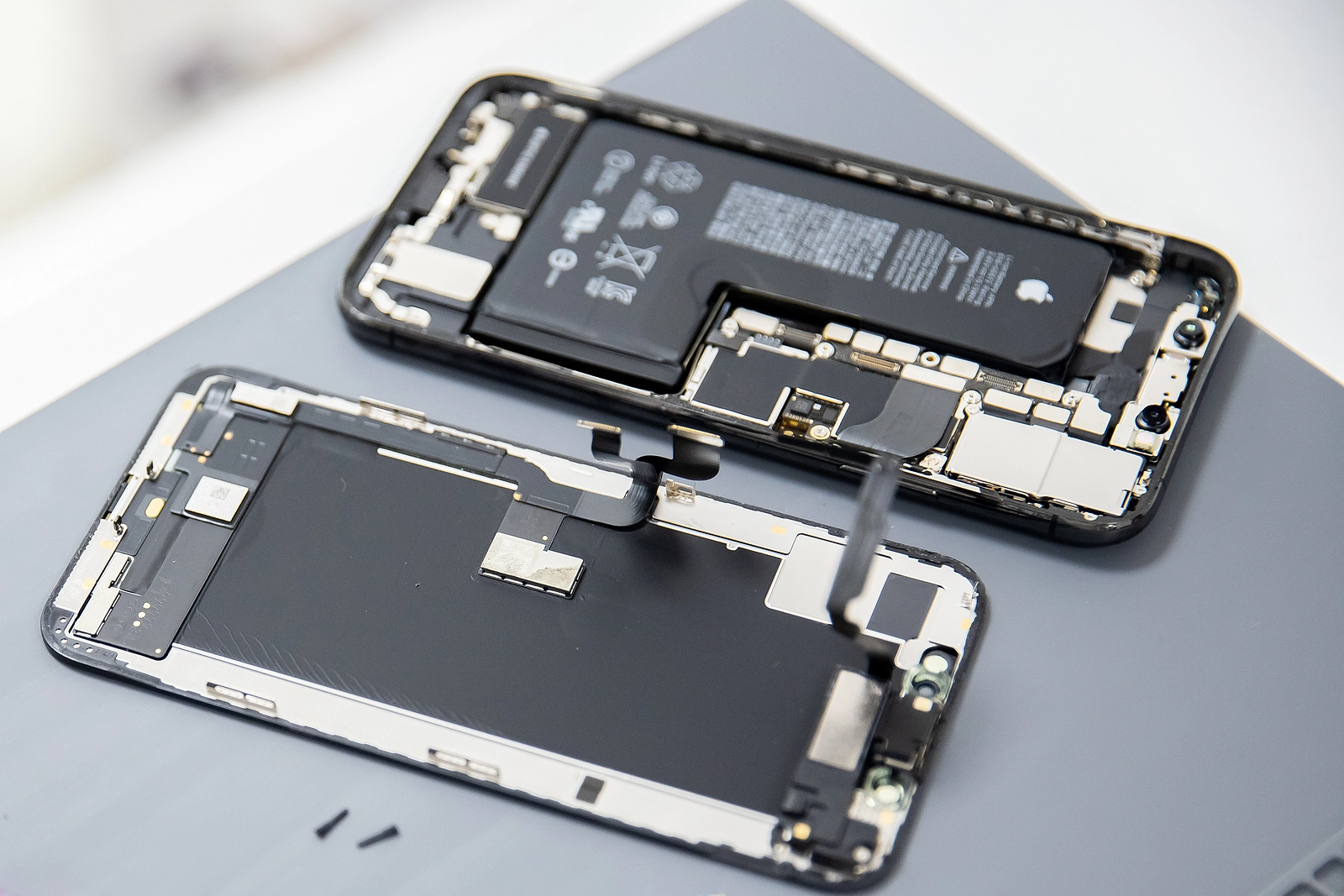 iPhone 16 Pro battery capacity