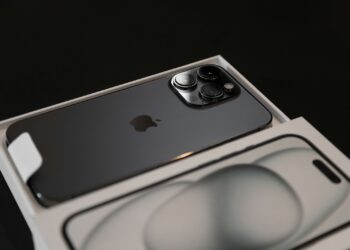 iPhone 16 Pro colors