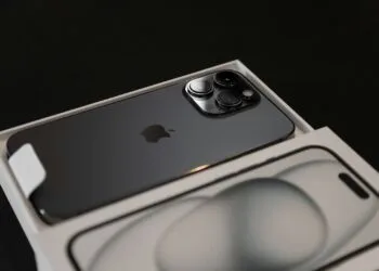 iPhone 16 Pro colors