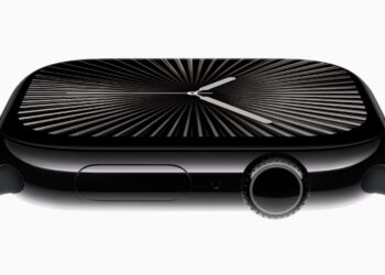Apple Watch Series 10 heart sensor