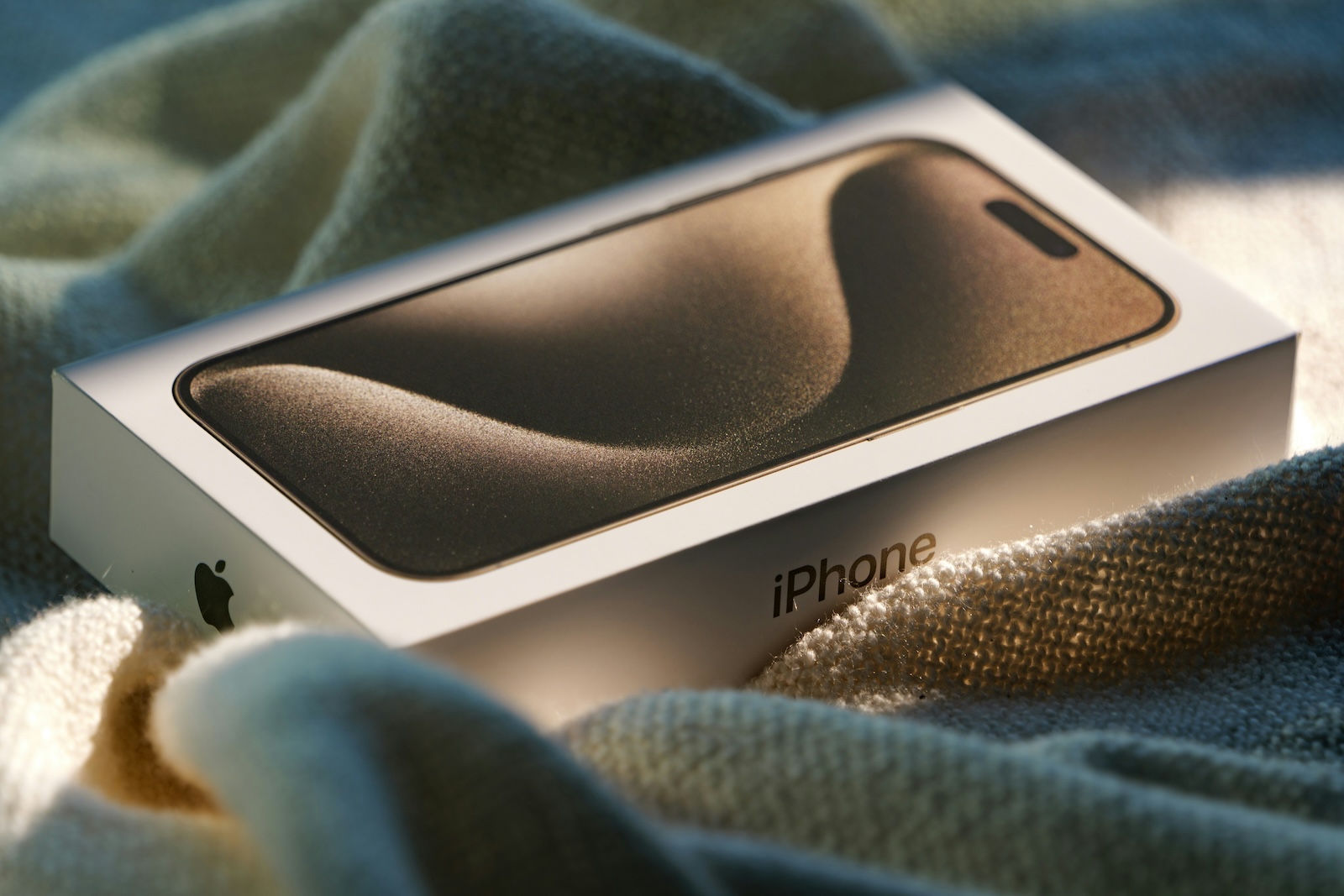 iPhone 16 Pro Apple