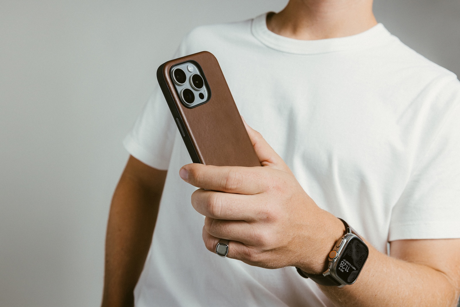 Nomad iPhone 16