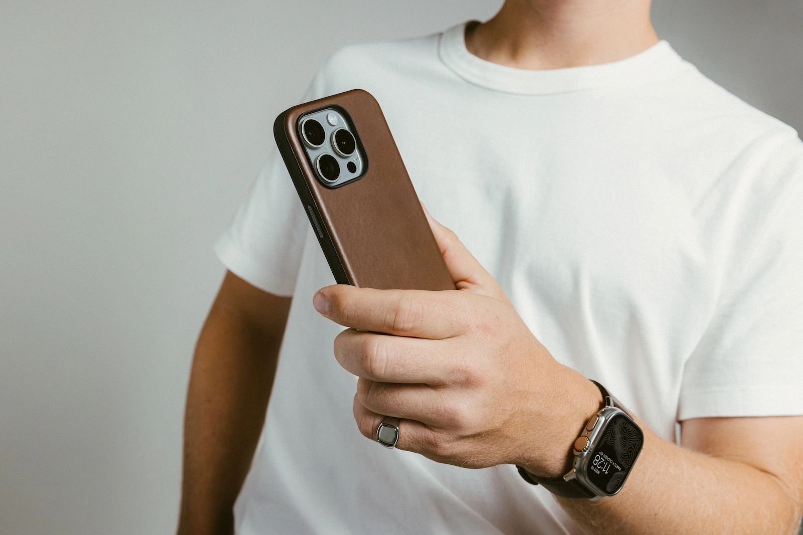 Nomad iPhone 16