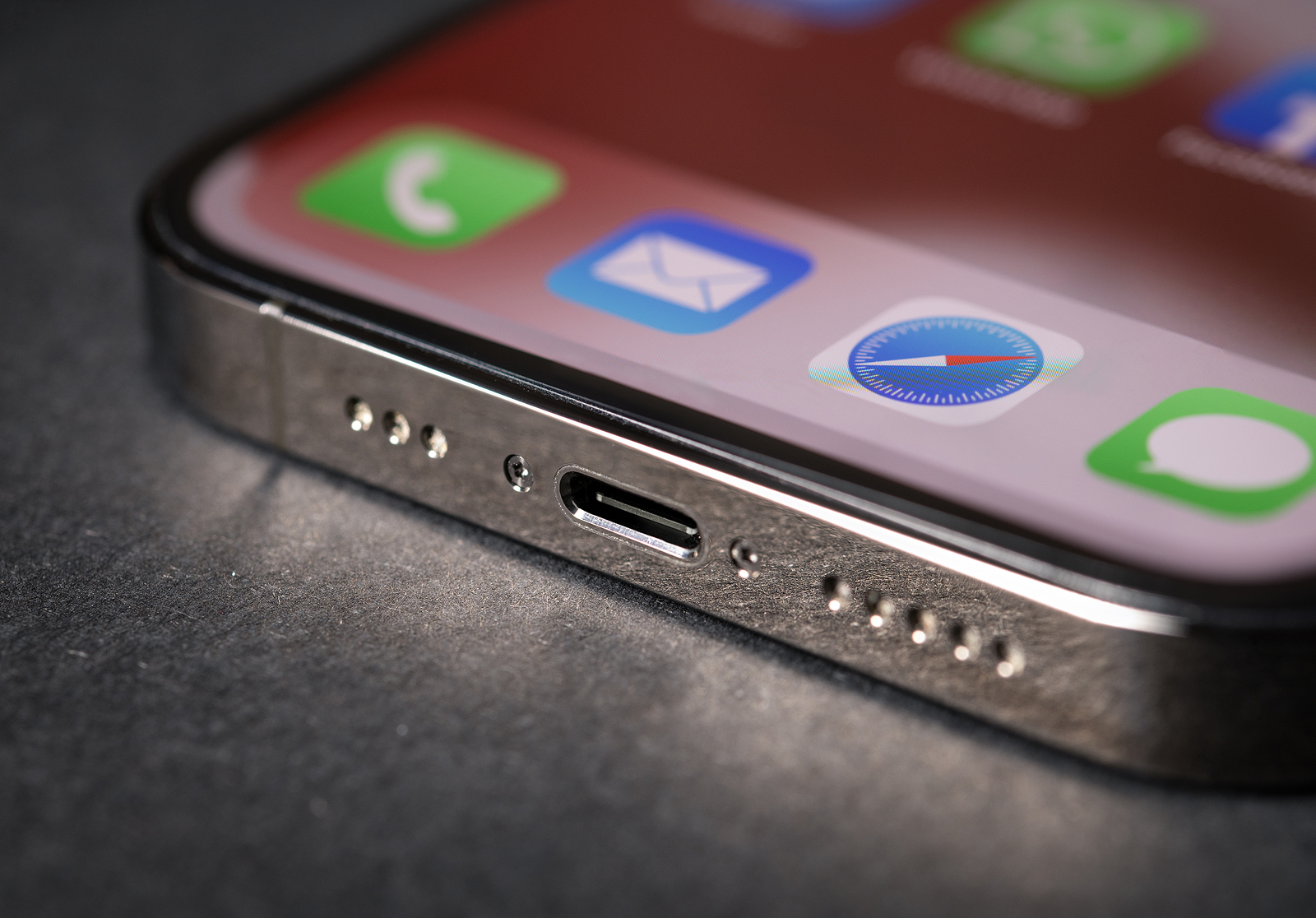 iOS 18.2 Apple