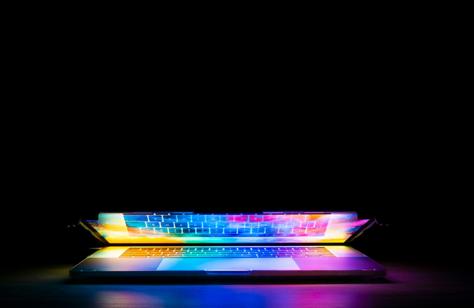 MacBook Pro OLED Apple